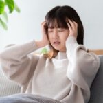 過去を思い出してしまう女性