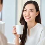 カウンセリングで話す女性