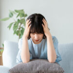 考えすぎてしまう女性